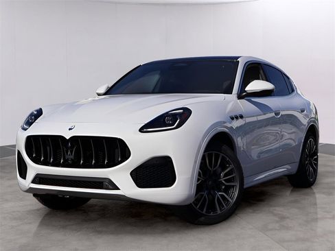 New 2025 Maserati Grecale GT image 1