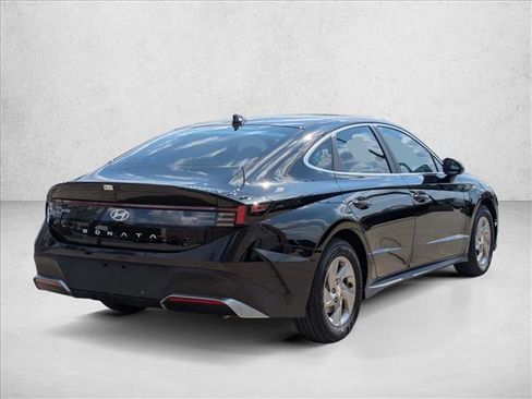 New 2026 Hyundai Sonata SE FWD image 2