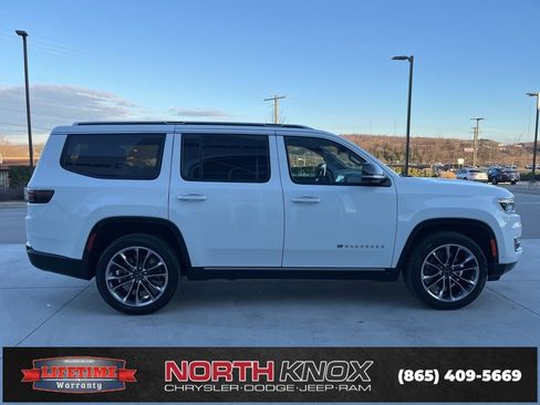 Used 2025 Jeep Wagoneer Series III w/ Premium Group I image 23