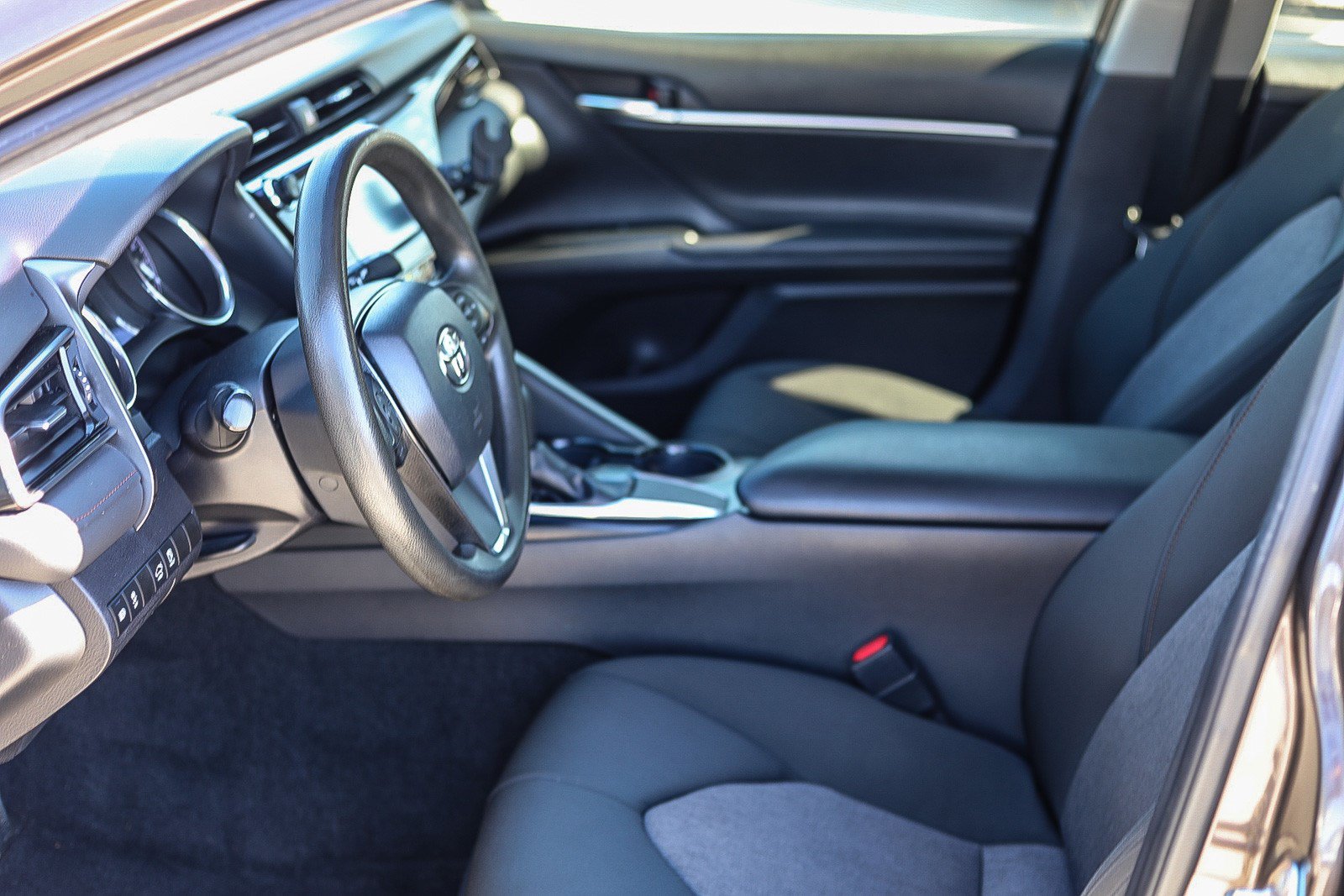 Used 2019 Toyota Camry LE w/ Carpet Mat Package FWD image 16