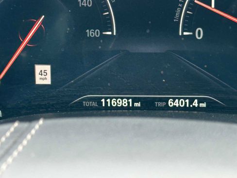 Used 2019 BMW 750i xDrive w/ Executive Package image 26