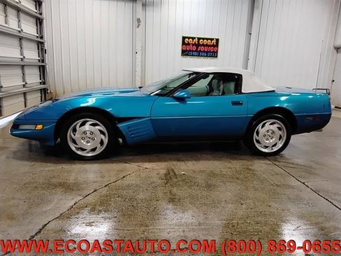 Used 1993 Chevrolet Corvette Convertible image 2