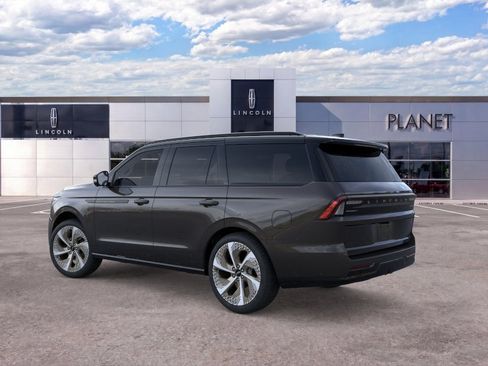 New 2026 Lincoln Navigator Black Label w/ Black Label Special Edition AWD/4WD image 4