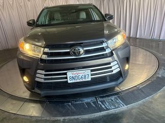 Used 2019 Toyota Highlander XLE FWD video 2