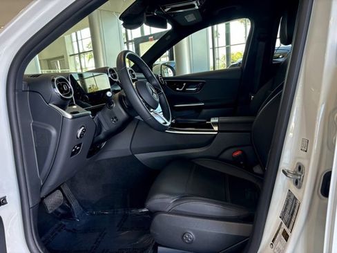 Certified 2025 Mercedes-Benz GLC 300 image 16