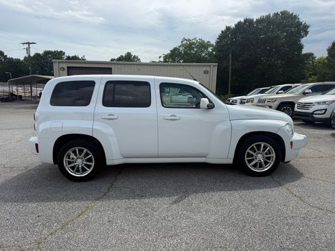 Used 2011 Chevrolet HHR LT FWD image 8