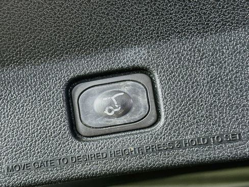 Used 2019 Ford Explorer XLT w/ Equipment Group 201A FWD image 31