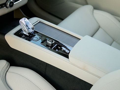 New 2026 Volvo XC90 T8 Ultra image 15