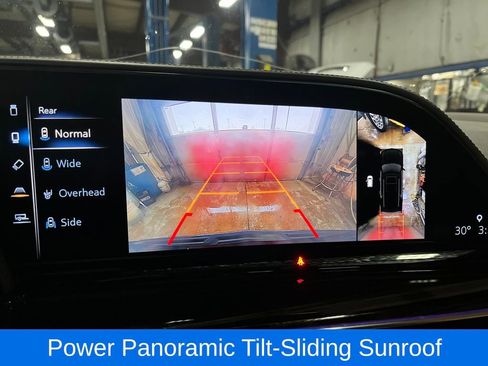 Used 2021 Cadillac Escalade Premium Luxury image 17