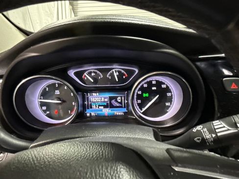 Used 2019 Buick Envision Essence w/ LPO, Road Trip Package FWD image 27