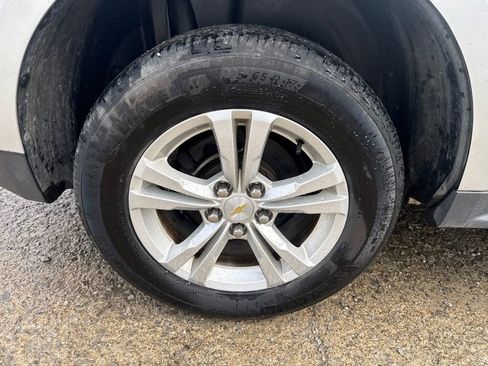 Used 2017 Chevrolet Equinox L image 7