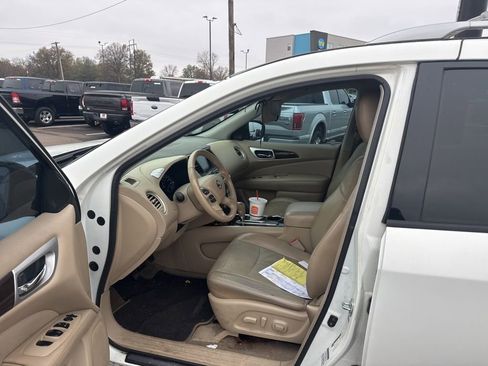 Used 2014 Nissan Pathfinder SL w/ Trailer Tow Package image 16