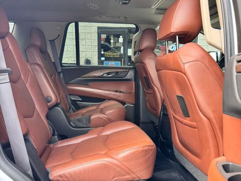 Used 2016 Cadillac Escalade Premium AWD/4WD image 15
