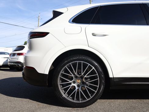 Used 2019 Porsche Cayenne AWD/4WD image 10