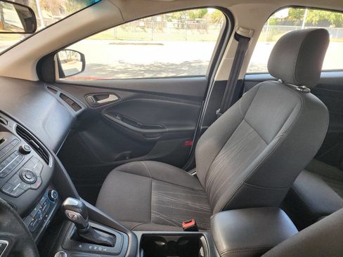 Used 2015 Ford Focus SE image 20