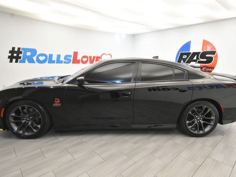Used 2023 Dodge Charger Scat Pack w/ Plus Group RWD image 2