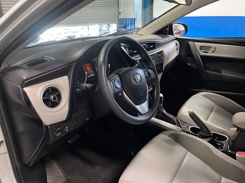 Used 2017 Toyota Corolla LE w/ Carpet Mat Package (TMS) FWD image 22