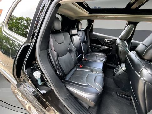 Used 2020 Jeep Cherokee Limited AWD/4WD image 29
