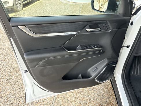 Certified 2025 GMC Acadia Elevation FWD image 22