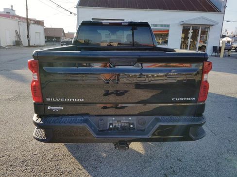Used 2022 Chevrolet Silverado 1500 Custom image 6