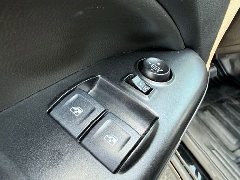 Used 2022 Chevrolet Colorado LT w/ Fleet Safety Package image 15