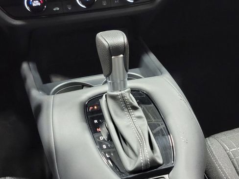 Certified 2025 Honda HR-V LX image 23