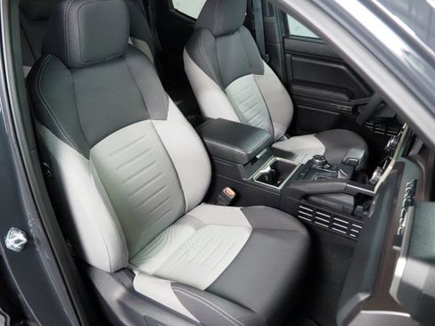 Used 2025 Toyota Tacoma TRD Off-Road image 2