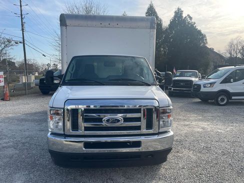 Used 2021 Ford E-350 and Econoline 350 Super Duty w/ Power Windows & Locks Group image 9
