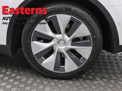 Used 2021 Tesla Model Y Long Range AWD/4WD image 27
