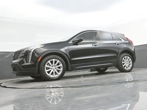 Used 2022 Cadillac XT4 Luxury w/ Cold Weather Package image 34