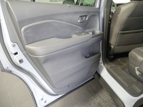 Certified 2024 Honda Passport TrailSport image 12