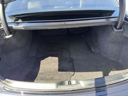 Used 2018 Chrysler 300 S w/ 300S Premium Group RWD image 36