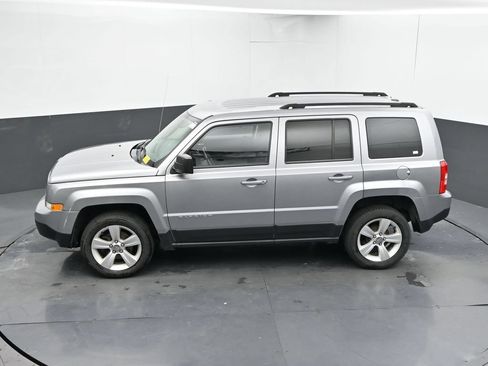 Used 2015 Jeep Patriot Latitude FWD image 16
