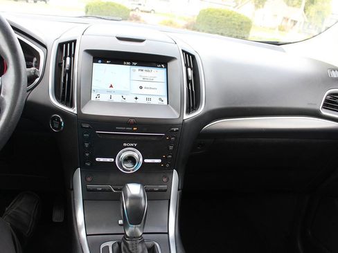 Used 2018 Ford Edge Titanium w/ Technology Package image 14