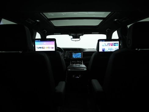 Used 2024 GMC Yukon Denali w/ Advanced Technology Package image 15