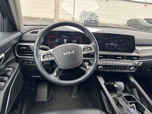 Used 2025 Kia Telluride LX image 10