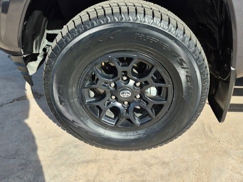 Used 2021 Toyota Tacoma 2WD Double Cab image 9