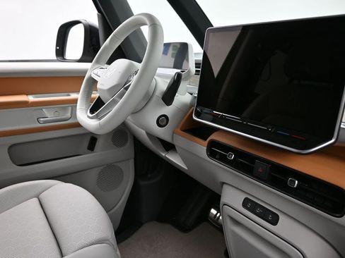 New 2025 Volkswagen ID. Buzz 1st Edition image 29