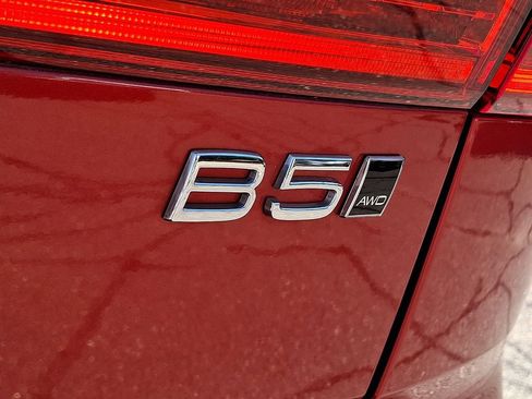 Used 2023 Volvo XC60 B5 Core AWD/4WD image 35