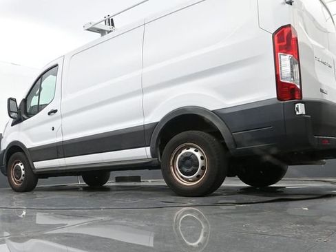 Used 2022 Ford Transit 250 Low Roof RWD image 10