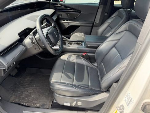 Used 2024 Lincoln Nautilus Premier w/ Equipment Group 102A AWD/4WD image 25