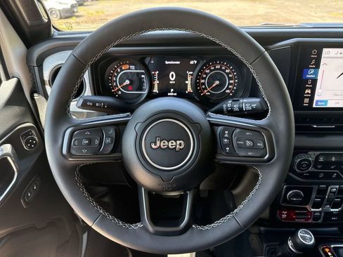 Used 2025 Jeep Wrangler Unlimited Sport AWD/4WD image 14