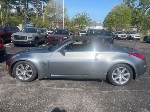 Used 2005 Nissan 350Z Touring image 1