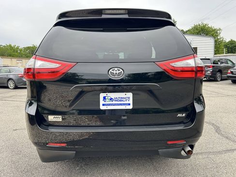 Used 2017 Toyota Sienna XLE FWD image 20