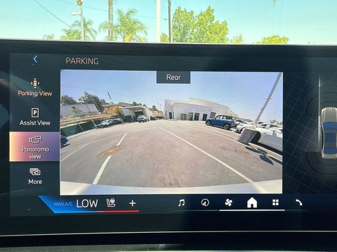 Used 2026 BMW 530i w/ M Sport Package RWD image 31