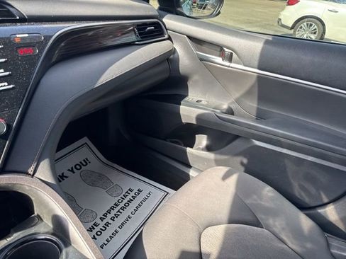 Used 2020 Toyota Camry LE FWD image 17