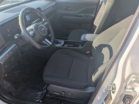 Used 2025 Hyundai Kona SEL AWD/4WD image 12