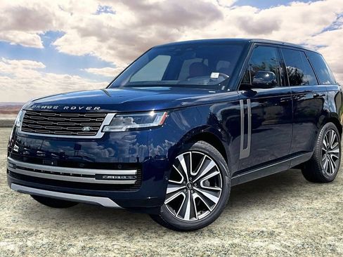 Used 2023 Land Rover Range Rover SE AWD/4WD image 3
