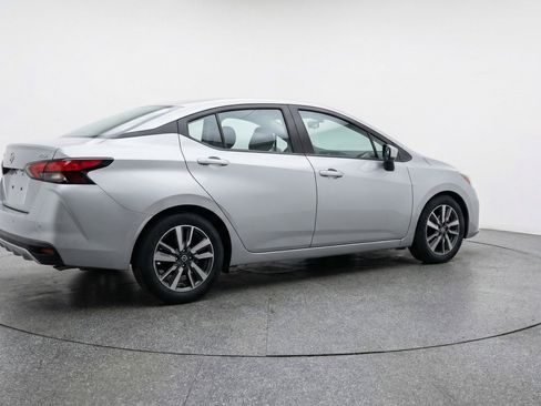 Used 2025 Nissan Versa SV FWD image 9