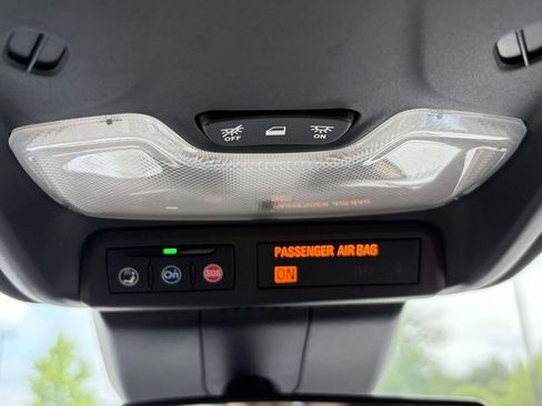 Used 2023 Chevrolet Colorado W/T RWD image 29